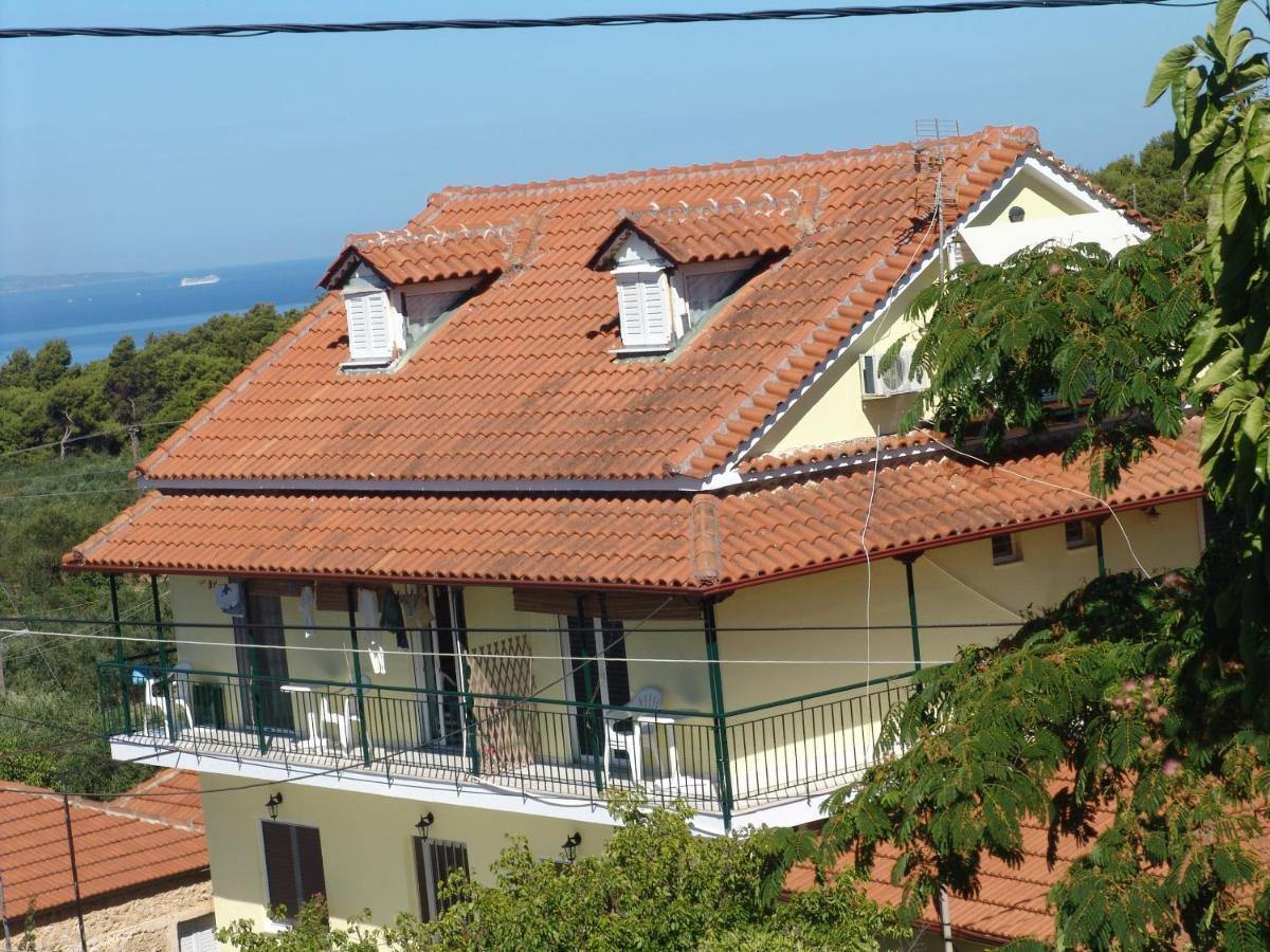 Villa Nefeli Loútsa Extérieur photo