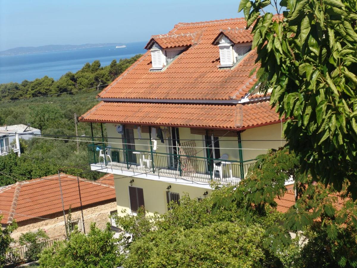 Villa Nefeli Loútsa Extérieur photo