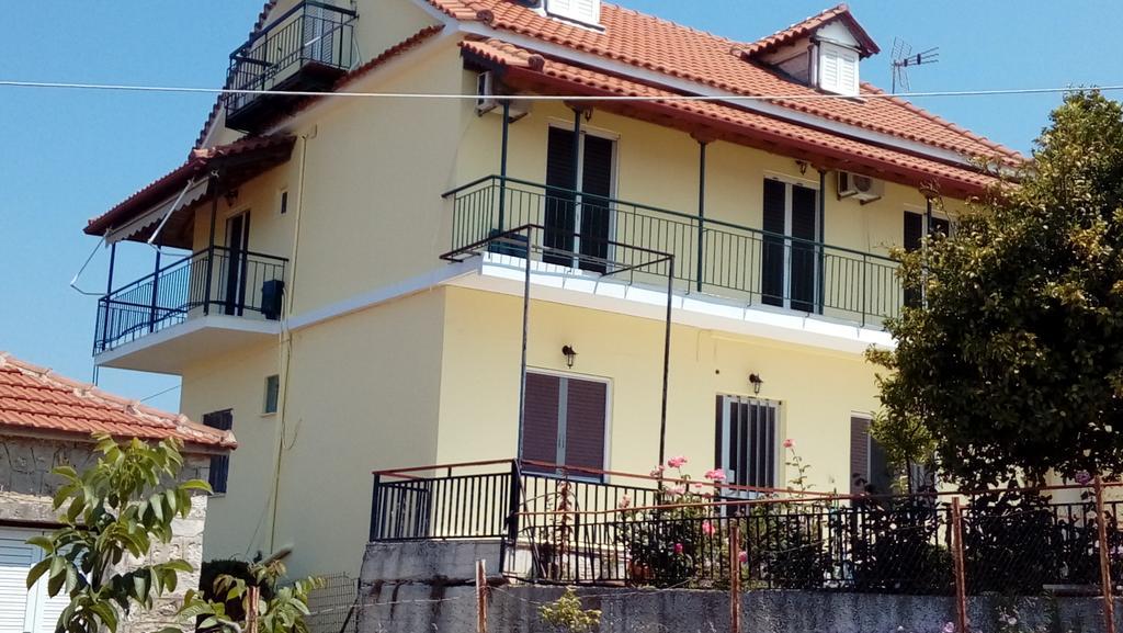 Villa Nefeli Loútsa Extérieur photo