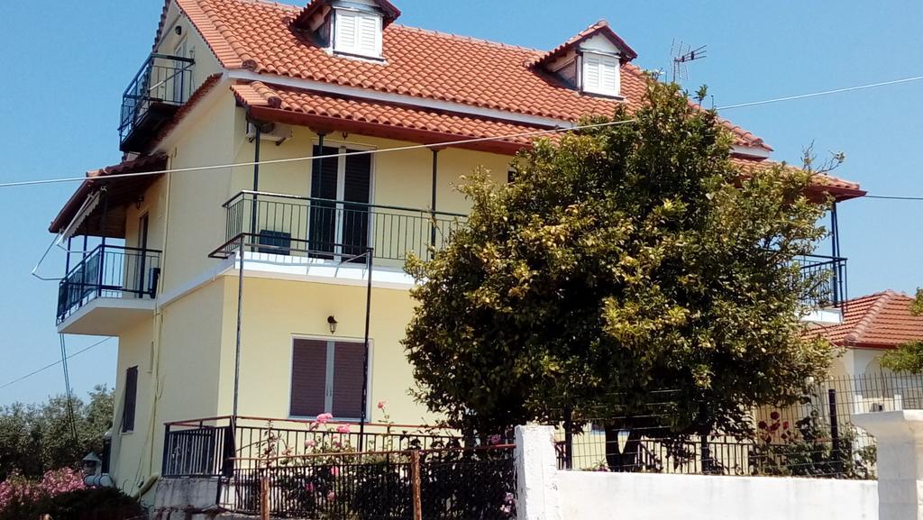 Villa Nefeli Loútsa Extérieur photo